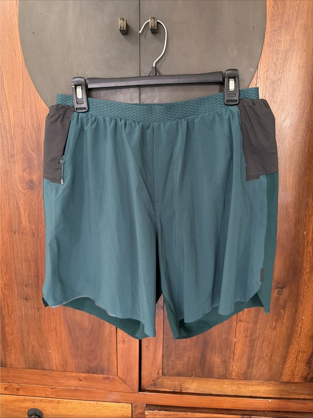 Lululemon Lightweight Trail Running Short 7" Men’s Size Large Green Jasper
